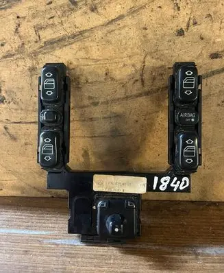Mercedes-Benz E W210 Electric window control switch 2108214151 03700