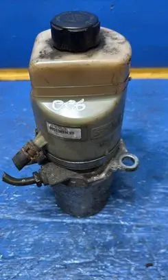 Ford Focus Power steering pump 4M513K514BD
