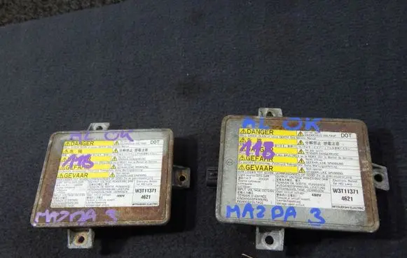 Mazda 323 F Headlight ballast module Xenon W3T11371
