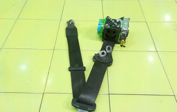 Audi TT TTS Mk2 Front seatbelt 305687599G48AJ BEZPIECZENSTWA