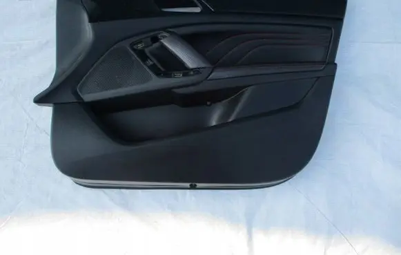 Peugeot 308 Front door card panel trim