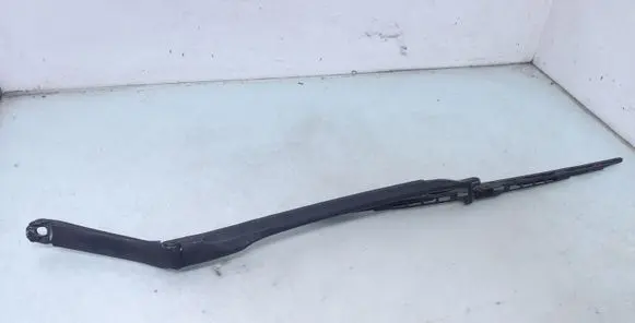 Volkswagen Phaeton Front wiper blade arm