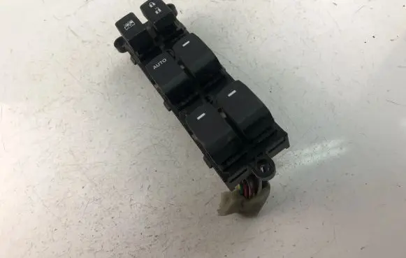 Subaru Forester SH Electric window control switch 61M0