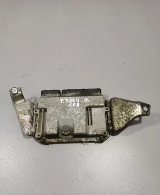 Toyota Yaris Engine control unit/module 896610U660