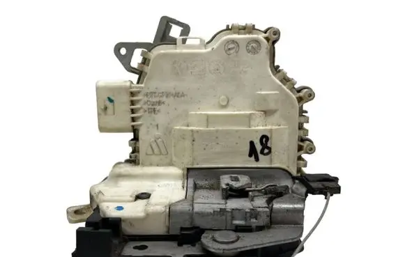 Seat Altea Rear door lock 5P0839011B