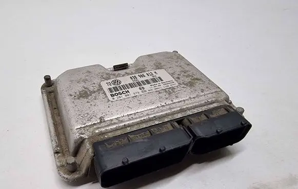 Volkswagen Golf IV Engine control unit/module 038906012M 0281001979 28SA4240