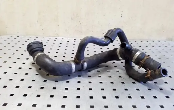 Volvo XC70 Engine coolant pipe/hose 31474864