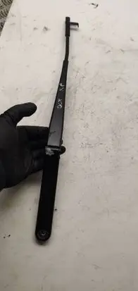 Front wiper blade arm