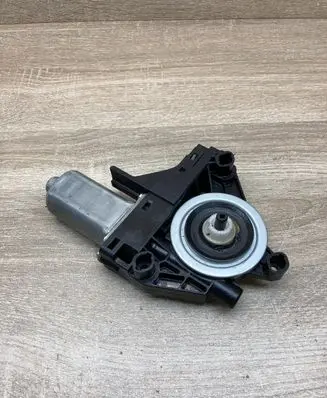 Volvo S60 Front door window regulator motor 966268102 110526