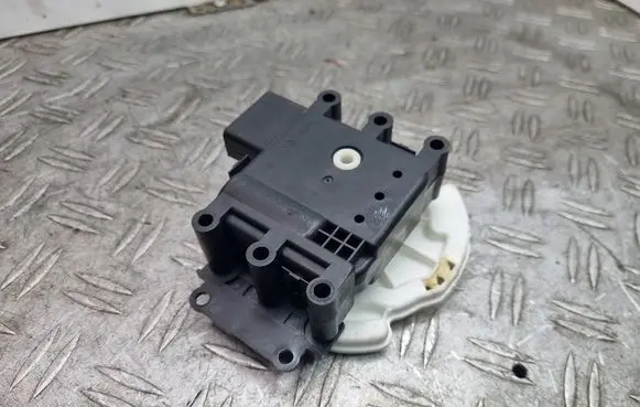 Mazda CX-5 Air flap motor/actuator GA705KD47