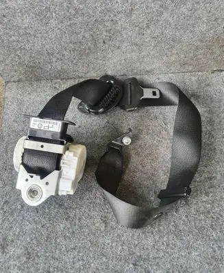 BMW 4 F36 Gran coupe Front seatbelt 7243308