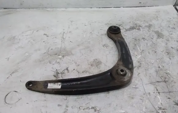 Peugeot 5008 Front lower control arm/wishbone 833547