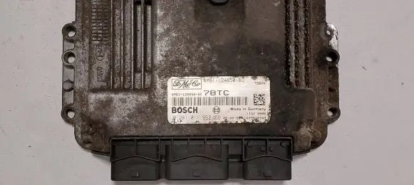 Mazda 3 I Engine control unit/module 4M6112A650BC 0281011952