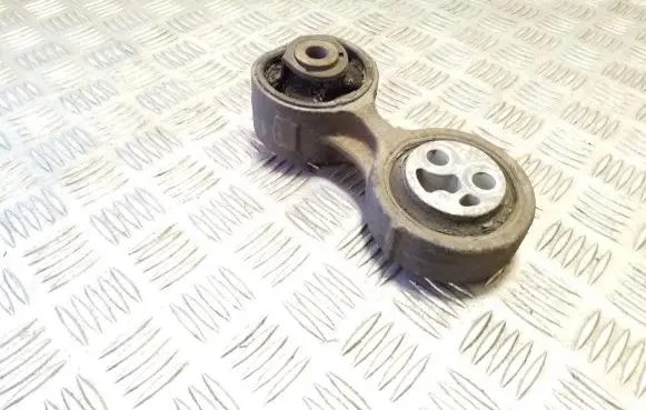 Honda CR-V Engine mount bracket