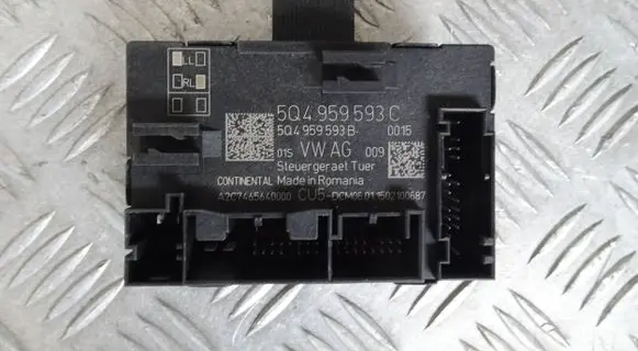 Volkswagen Golf VII Door control unit/module 5Q4959593C
