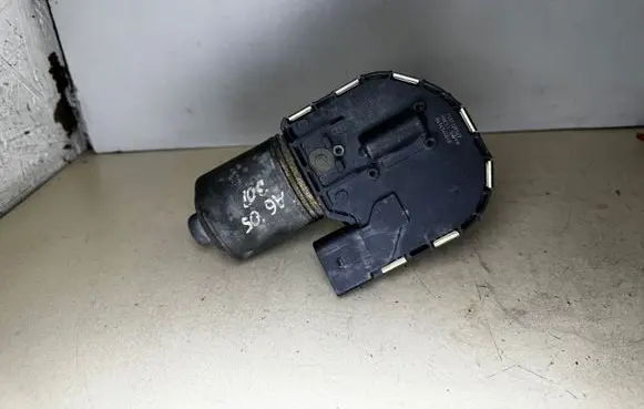 Audi A6 S6 C6 4F Wiper motor 4F1955119 0390241771