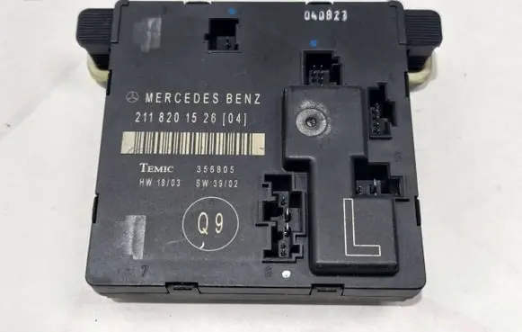 Mercedes-Benz E W211 Door control unit/module 2118201526 356805