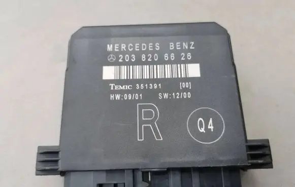 Mercedes-Benz C W203 Door control unit/module 2038206626 351391