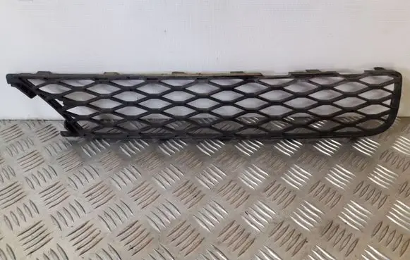 Mercedes-Benz R W251 Front bumper lower grill A2518850253