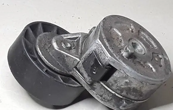 Fiat Ulysse Generator/alternator belt tensioner
