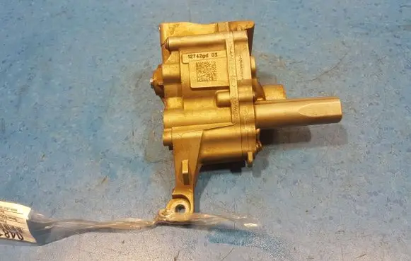 BMW 6 E63 E64 Oil pump 7545939