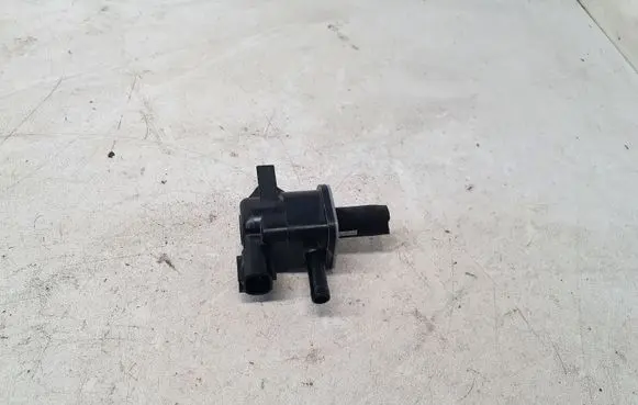 Toyota Verso Vacuum valve 90910TC001