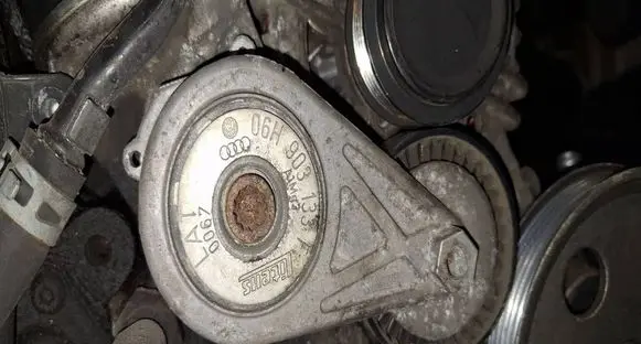 Audi A5 8T 8F Generator/alternator belt tensioner 06H903133F
