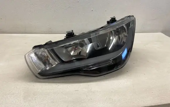 Audi A1 Headlight/headlamp 8X0941003 7000102 7000100000