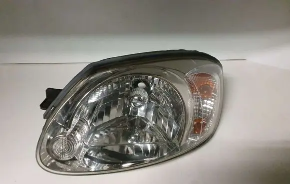 Hyundai Accent Headlight/headlamp 9210255