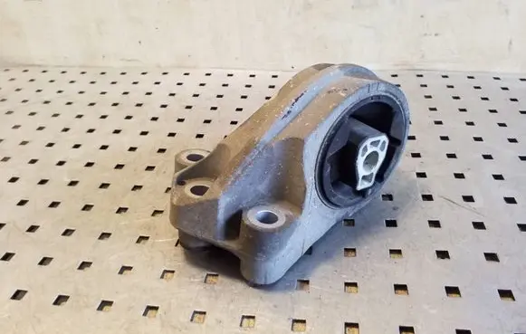 Opel Antara Gearbox mount X01187