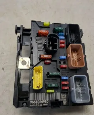 Citroen Xsara Fuse module 9661086980