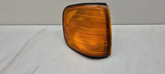 Mercedes-Benz S W126 Front indicator light 1305233062