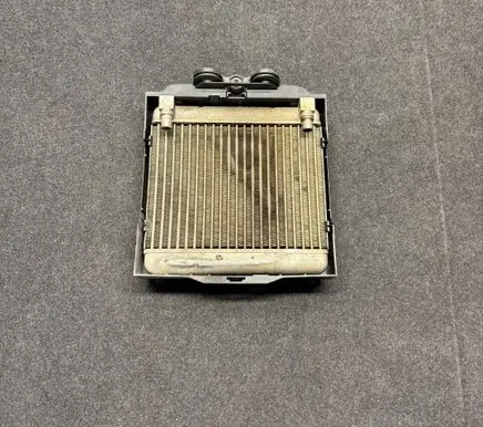 BMW 5 F10 F11 Engine oil radiator 7572542