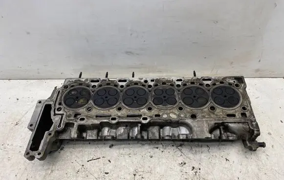 BMW 3 F30 F35 F31 Engine head 7812927 7812929 3113110700225