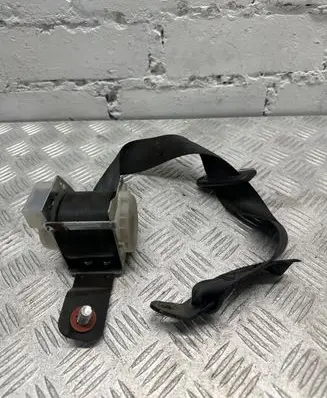 Rear seatbelt