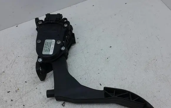 Skoda Fabia Mk1 (6Y) Accelerator throttle pedal 6Q1721503B