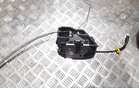 BMW X3 E83 Front door lock 7154620