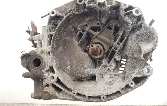 Manual 5 speed gearbox