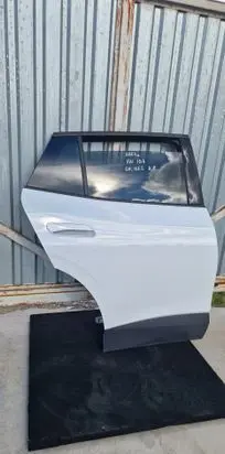 Volkswagen ID.4 Rear door