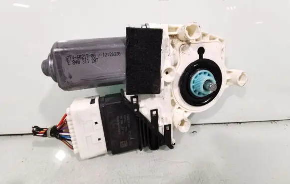 Seat Altea XL Rear door window regulator motor 1K0959704M