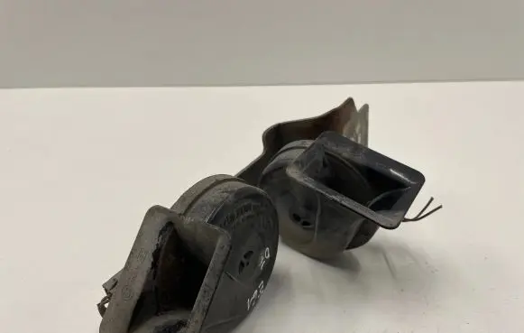 BMW 5 E60 E61 Horn signal A046313
