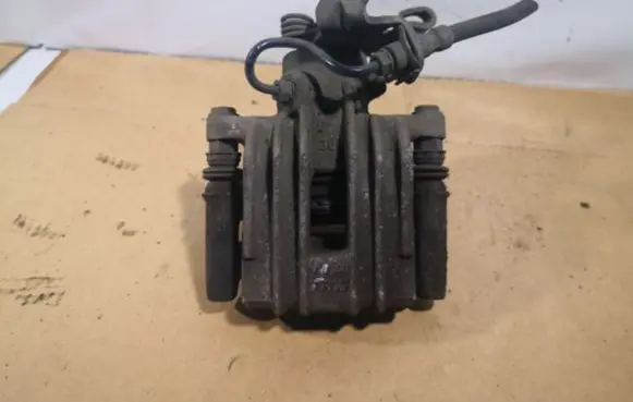 Volkswagen Golf Plus Rear brake caliper