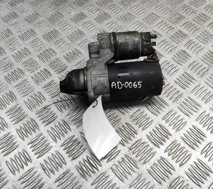 Opel Meriva B Starter motor 55578921