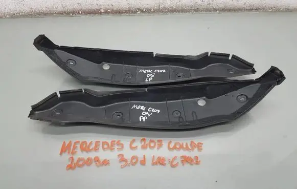 Mercedes-Benz CLK C207 A207 Fender foam support/seal A2078890125