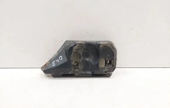 Front bumper mounting bracket