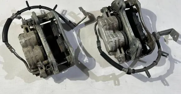 Ford Mustang V Front brake caliper CR332B119AA