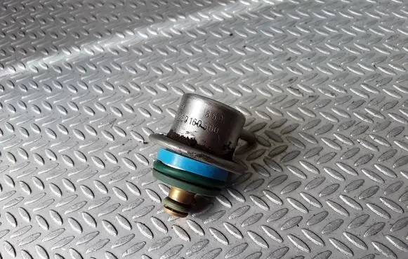 Opel Astra G Fuel pressure regulator 0280160560