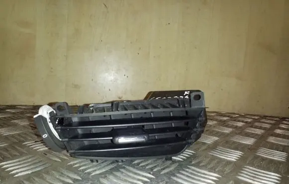 Opel Insignia A Dash center air vent grill
