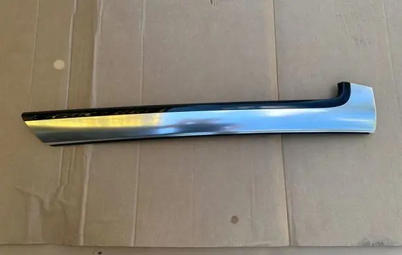 Audi A5 Windshield trim 8W7853265B