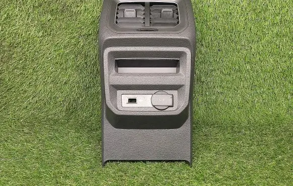 Rear air vent grill